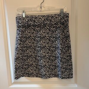 Ellie Kai geometric design skirt size small